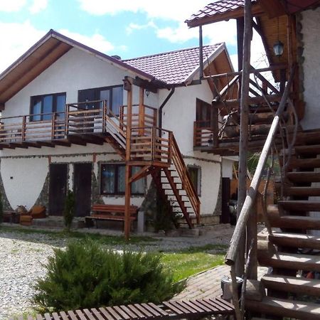 Апартаменти "У Кузьмича" 2 Mykulychyn Exterior photo